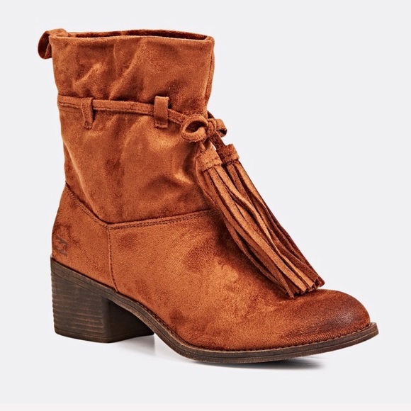 Boho Burnished Toe Wrap Around Chunky Heel Boots - Picture 7 of 7